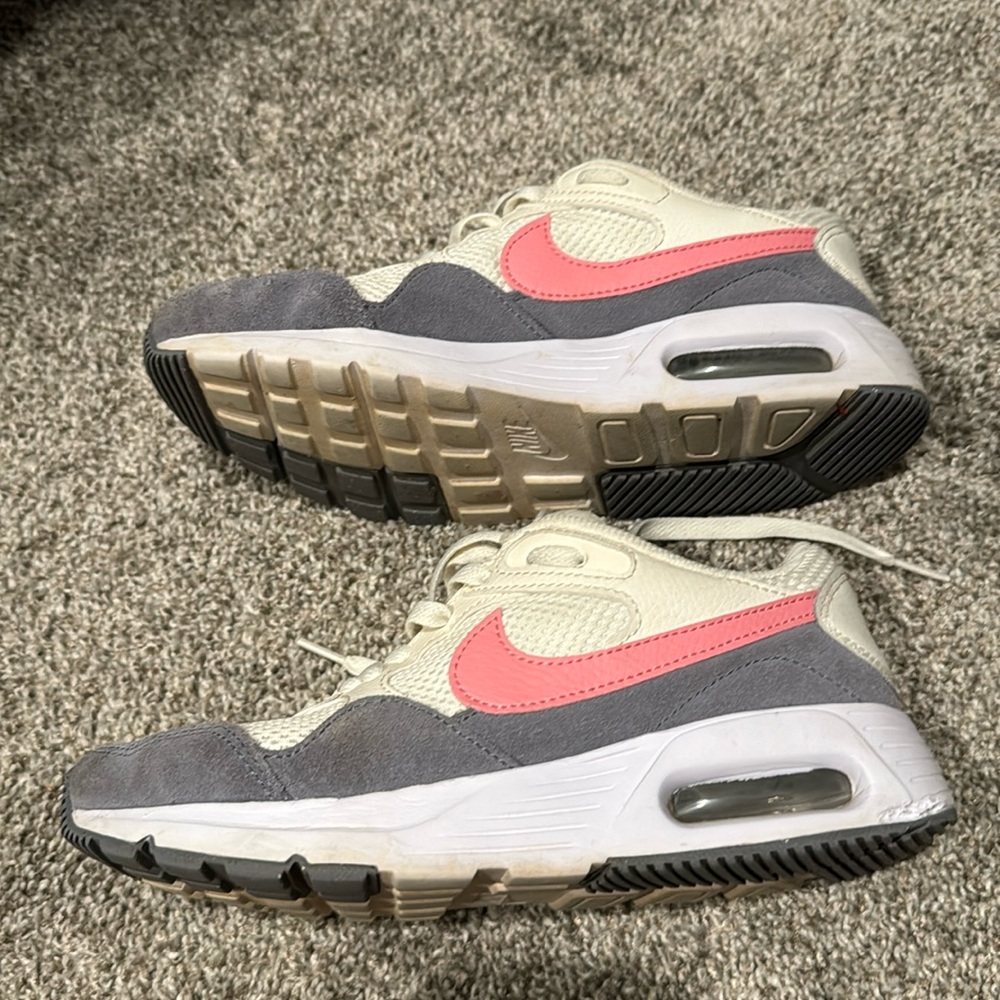 Women’s Nike shoes